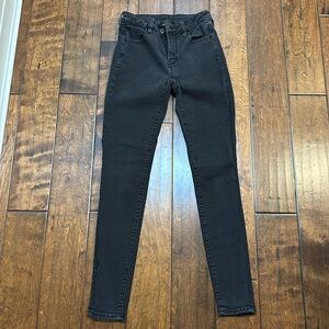 American Eagle High Rise Jegging.